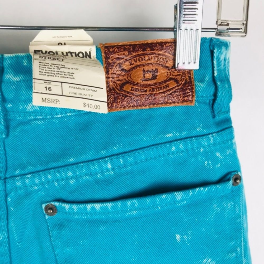 Evolution In Design Street Fit Cut Off Shorts - Picture 4 of 7